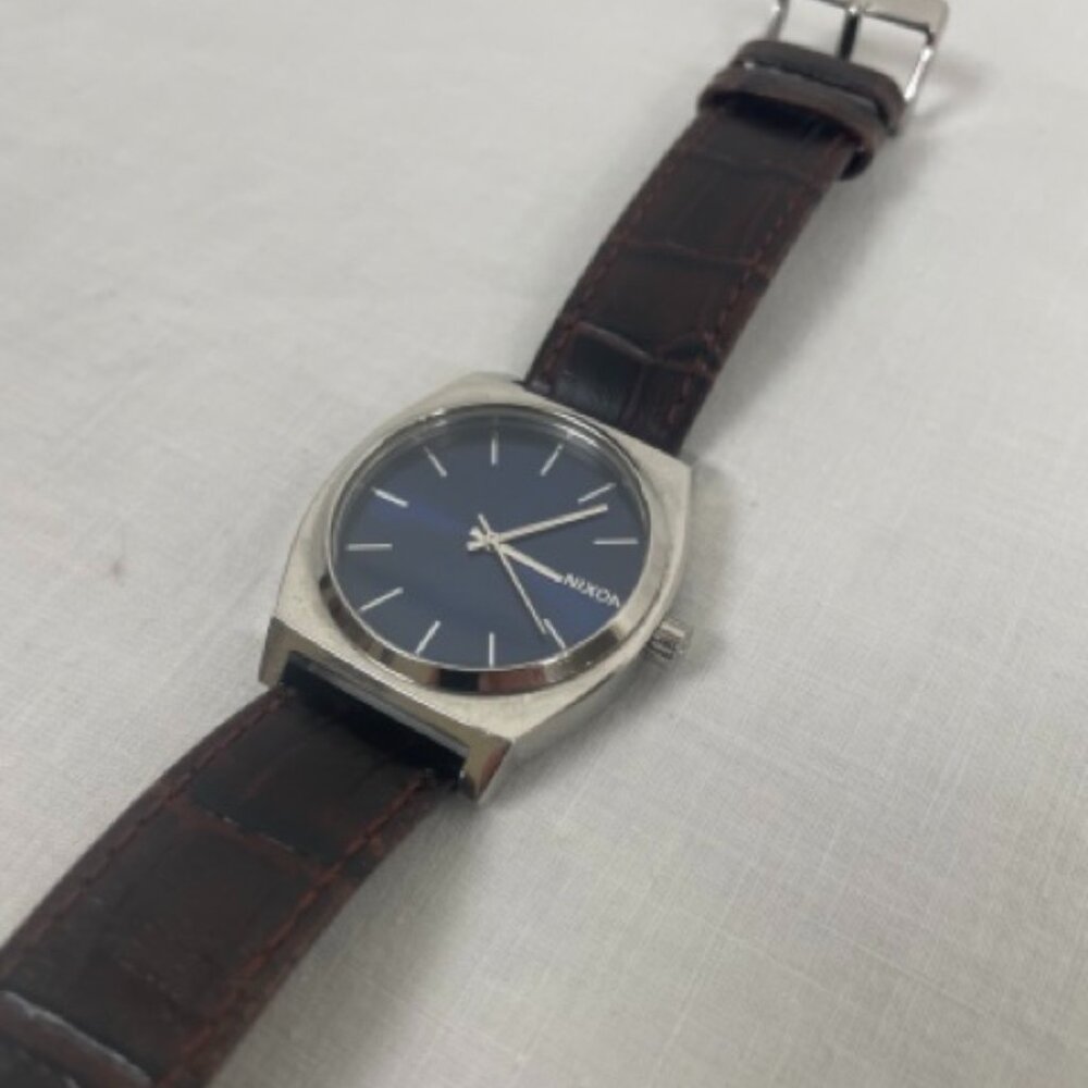 Nixon Time Teller Minimal – Blue Dial with Croc-Embossed Leather Strap